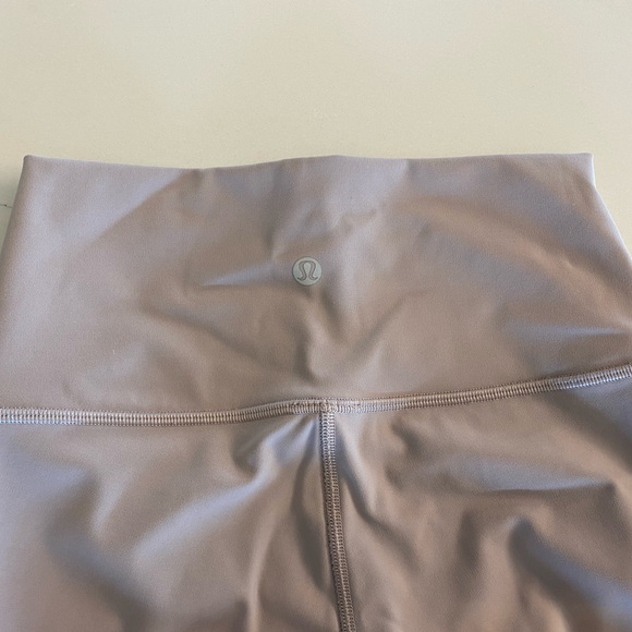 Lululemon Wunder Under Leggings - Picture 3 of 8